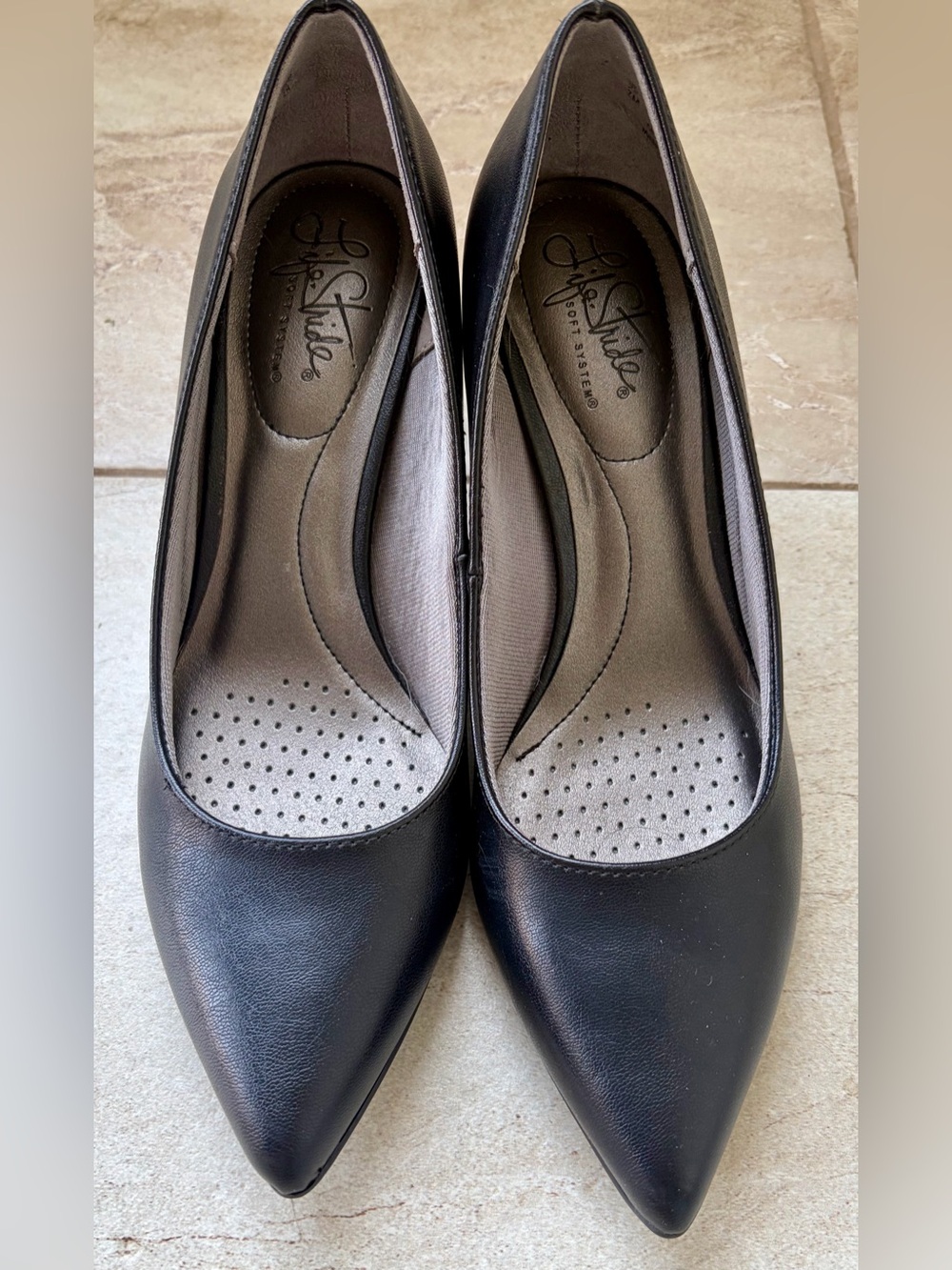 Life Stride Black Pointed-Toe Comfort Heels with Cushioned Insole. Sz 7M